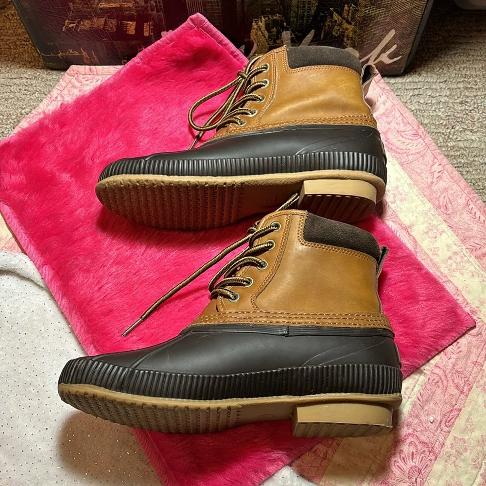 Tommy Hilfiger Sz 7 Men's Casey Rain Boot Rubber Brown Suede Upper EUC
